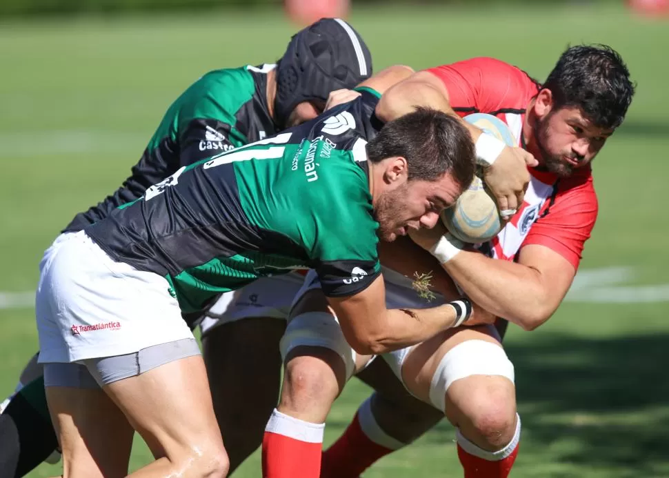 SUPERIORIDAD. Lucas Cartier apoyó dos tries y ya lleva siete en el torneo. El “verdinegro” quiere terminar siendo líder. prensa uar