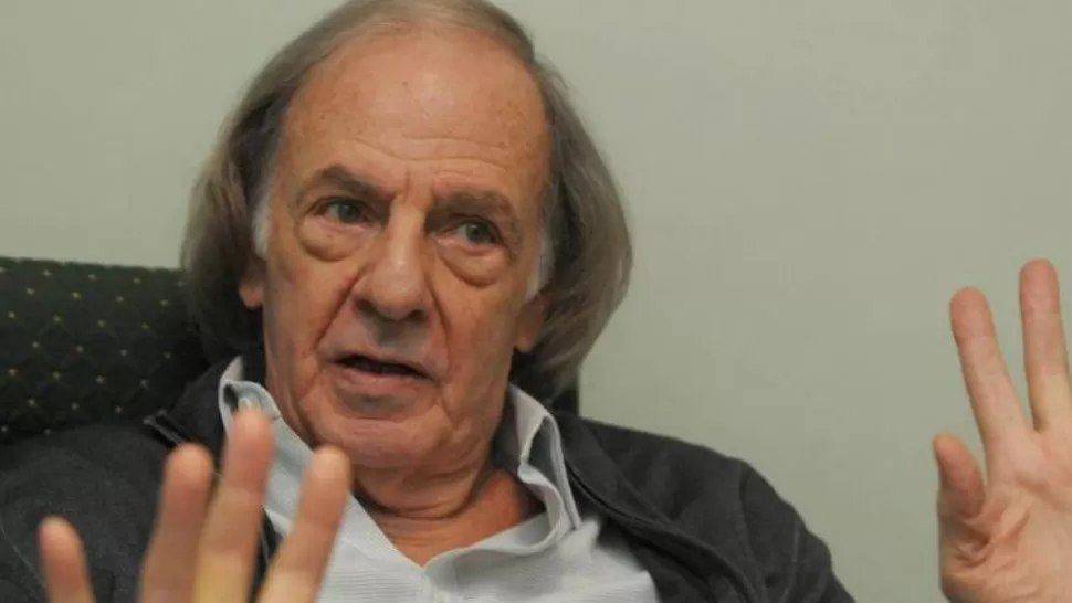 OPINION. El ex entrenador del seleccionado argentina de fútbol, César Luis Menotti, consideró que los jugadores de River deberían haber continuado el partido ante Boca.