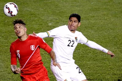 Con un Paolo Guerrero intratable, Perú le ganó a Bolivia y es semifinalista