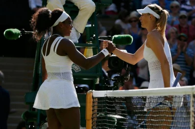 Sin despeinarse, Serena volvió a vencer a Sharapova y es finalista de Wimbledon