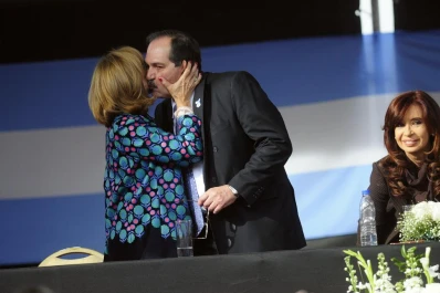 Alperovich se despidió con un discurso “K” y prometió “fuerte respaldo” en las urnas