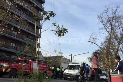 Un incendio en un noveno piso generó alarma en Bernabé Aráoz al 100