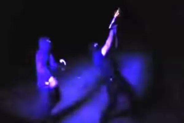 Escándalo por un video que muestra a policías bailando Nene Malo y disparando al aire