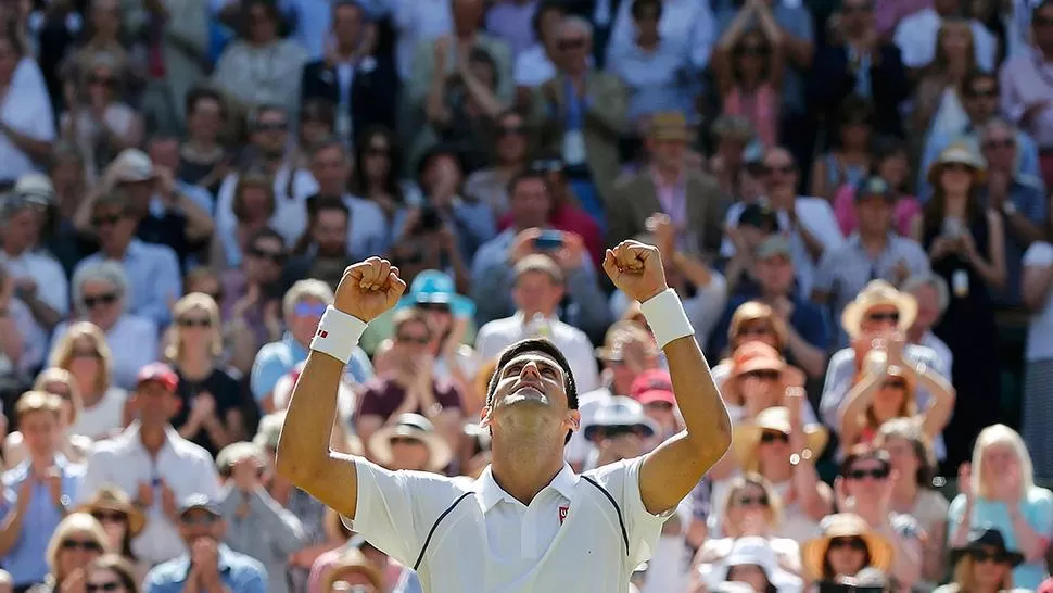 POR SU TERCERA CORONA. Nole ya ganó Wimbledon en 2011 y 2014.
FOTO DE REUTERS