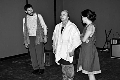 El teatro habla de los saqueos de 2013