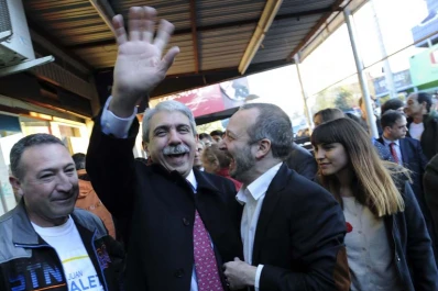 Aníbal no los puede “mandar a la cucha”