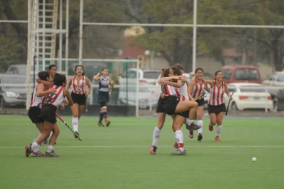 Dos que quieren ligar