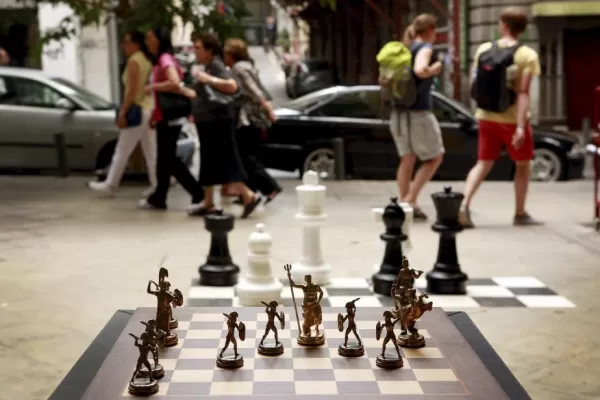 La UE pide a Grecia que “vaya más allá” de las medidas de austeridad