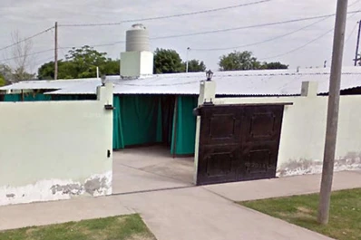 Dos hombres ingresaron a un hotel alojamiento, tuvieron relaciones, y se llevaron un televisor