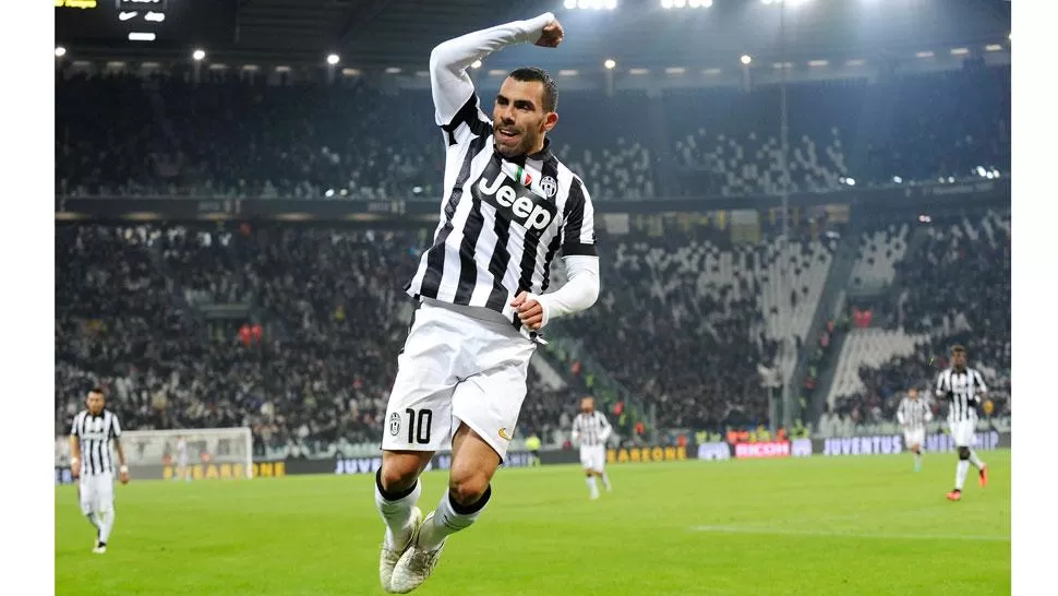 EL CARIÑO ES MUTUO. Los hinchas de Juventus no olvidarán a Tevez. (REUTERS)