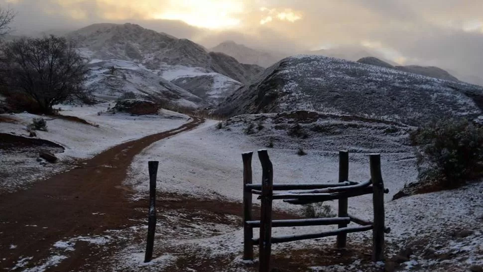 IMPONENTE. Se espera todo Tafí del Valle amanezca nevado. FOTOS GENTILEZA JAVIER ASTORGA