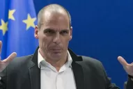 Varufakis afirma que el acuerdo de Tsipras convierte a Grecia en vasallo del Eurogrupo