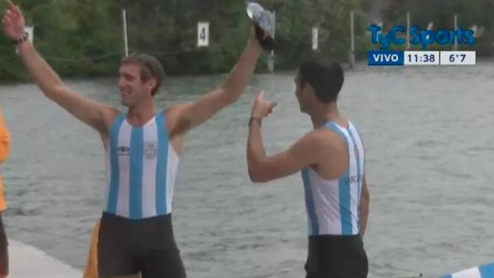 GLORIA DORADA. El festejo de Axel Haack y Diego López después de ganar la competencia.
FOTO TOMADA DE tycsports.com.ar