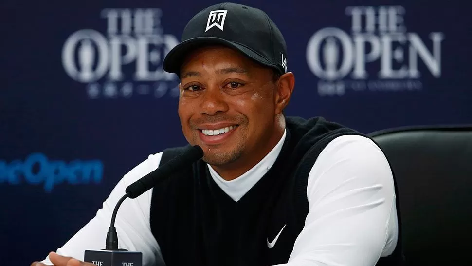 EN LA CUNA DEL GOLF. Pese a ubicarse en el puesto 241 del ranking, Tiger se ilusiona con volver a los primeros planos.
FOTO DE REUTERS