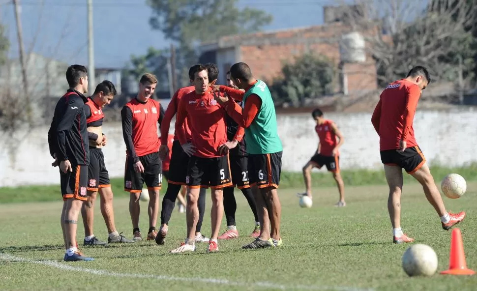 CERTEZA. “Sabíamos que no iba a ser fácil traernos la clasificación desde Catamarca”, señaló el capitán Lucas Bossio (5). la gaceta / foto de hector peralta