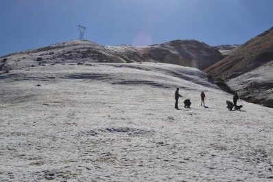 Nieve y sol le pusieron alegría a una jornada helada en Tafí del Valle