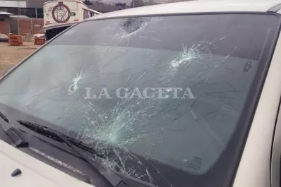 Así quedaron los vehículos luego del violento enfrentamiento en Tafí del Valle