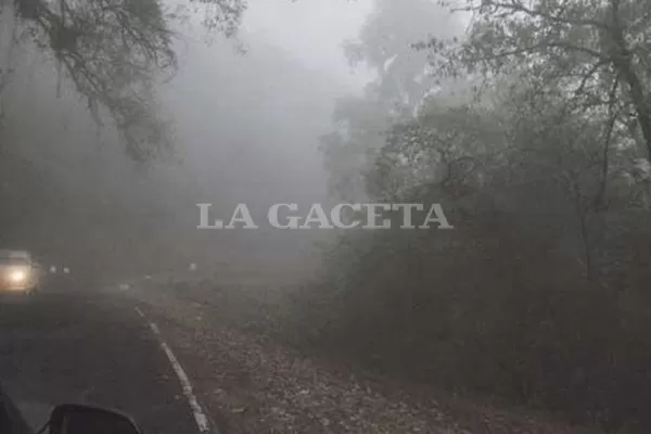 Por una intensa niebla, transitar por las rutas fue complicado, durante la mañana