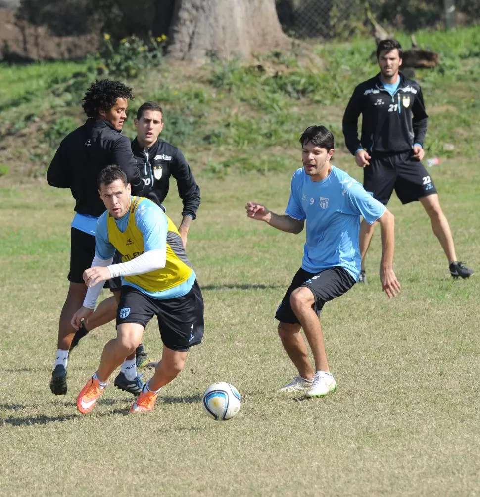 EN MOVIMIENTO. Matos se recuperó de una pubialgia y ya lucha por un puesto. la gaceta / foto de héctor peralta