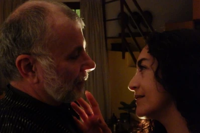 Dos artistas, entre las noches de cabaret y Shakespeare