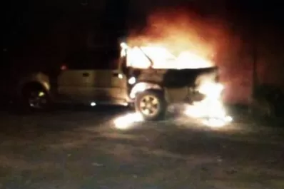 Incendiaron la camioneta de un candidato y lo amenazaron para que no se presente a elecciones