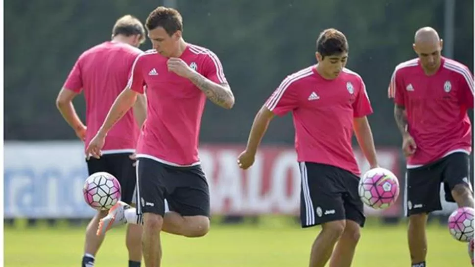 LA JOYA. Guido Vadalá practica con la Vecchia Signora en Vinovo.
FOTO TOMADA DE Juventus.com