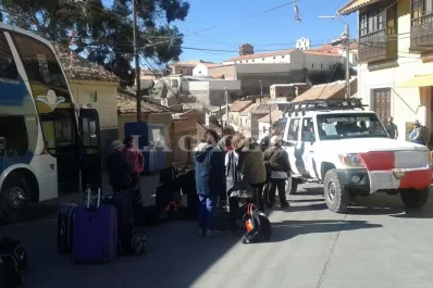 Los tucumanos abandonaron Potosí entre lágrimas