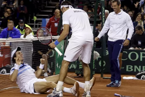 Argentina aplastó a Serbia en dobles y avanzó a semis