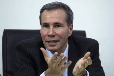Intentan determinar si Nisman fue inducido a quitarse la vida