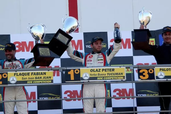 El tucumano Olaz ganó su primera carrera en Top Race Series