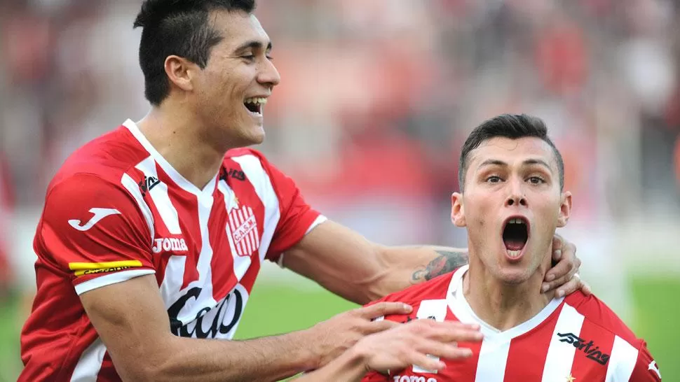 SE SACÓ LA BRONCA. Chacana festeja su gol agónico. (LA GACETA / HÉCTOR PERALTA)