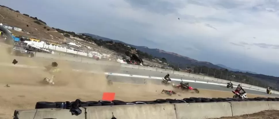 Impactante: fallecen dos motociclistas por un accidente en medio de la carrera