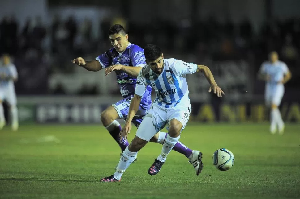 CHAU RACHA. Díaz, que ayer tuvo una clarísima para marcar, cortó su envión de cuatro goles en cuatro partidos seguidos. foto Matías Napoli Escalero (especial para la gaceta)  