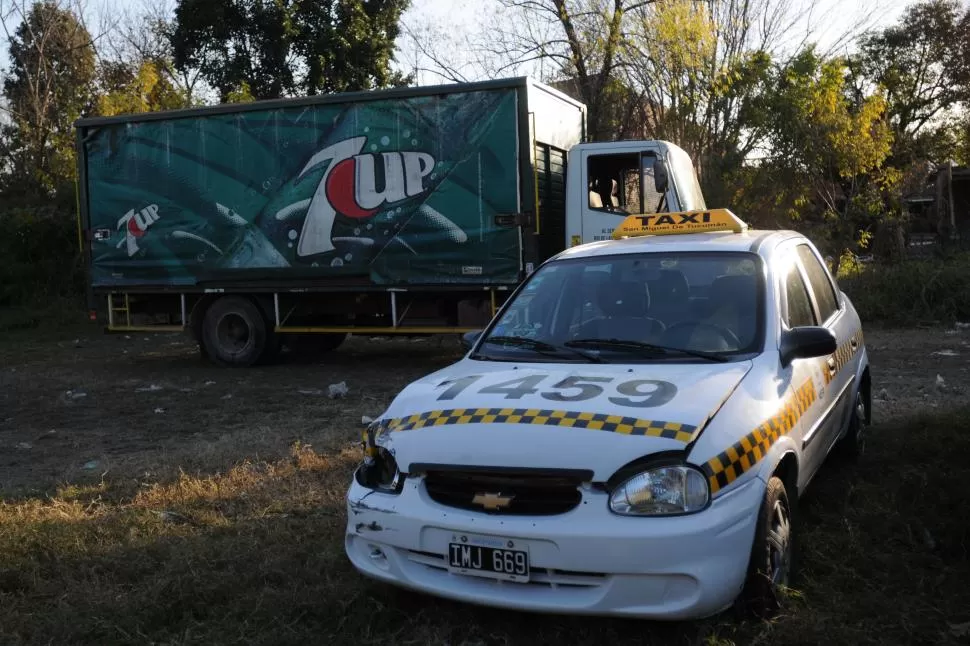 PERITAJES. El taxi y el camión quedaron secuestrados hasta que se realicen los peritajes de rutina. la gaceta / foto de ines quinteros orio