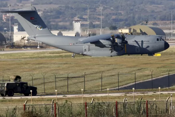 Turquía ataca por primera vez al ISIS en Siria en un rotundo giro estratégico