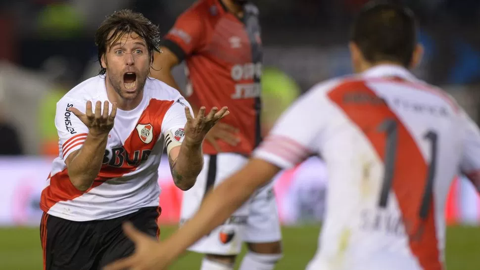 River venció a Colón en el Monumental y se vistió de líder