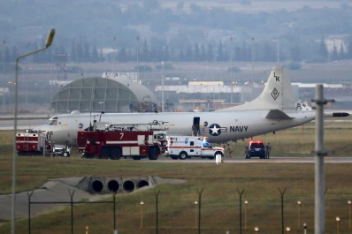 Turquía ataca al ISIS y también a un grupo kurdo