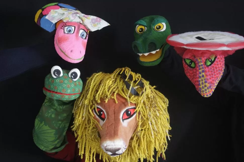 PERSONAJES. El león y el cocodrilo son los protagonistas de la obra. foto gentileza de grupo Los Mágicos.