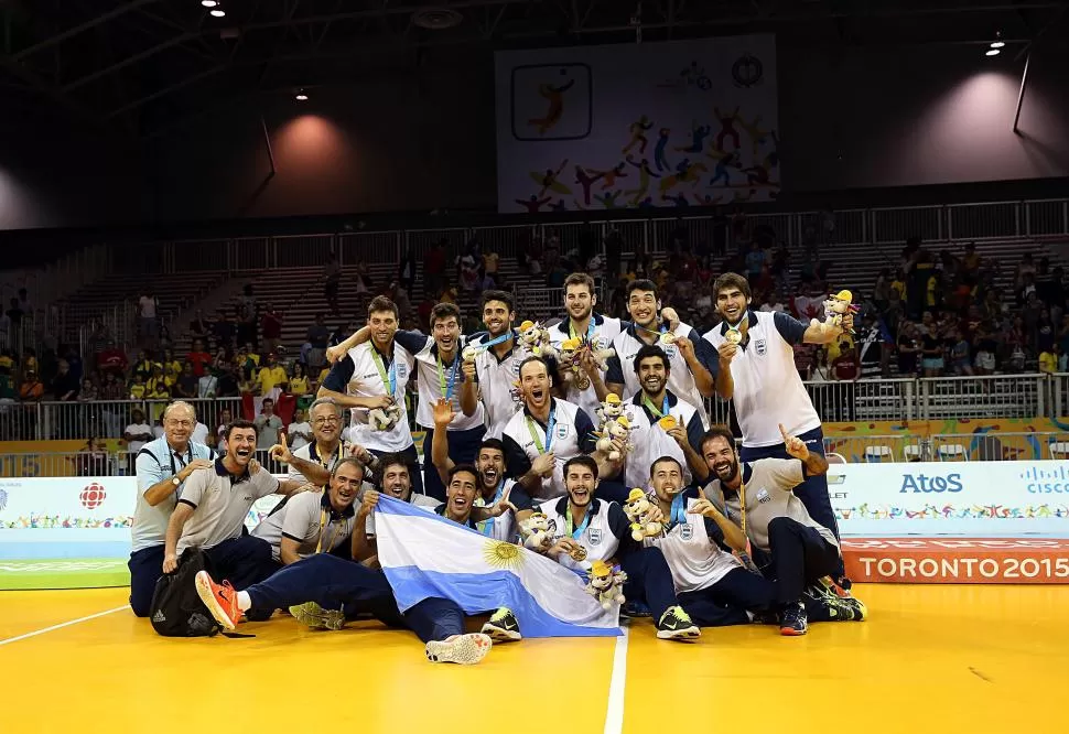 EL PRIMERO DEL CICLO. Julio Velasco se hizo cargo de la selección hace casi dos años. En los Panamericanos obtuvo el primer título con el equipo que tiene como meta máxima los próximos Juegos Olímpicos. TELAM 