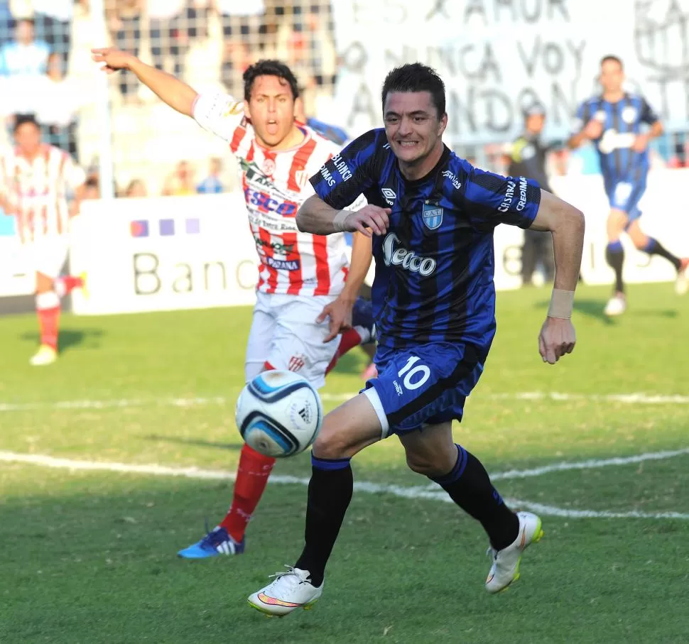 TRANQUILIZÓ A TODOS. Cuando el partido se complicaba, Díaz, Rodríguez y González (foto) elaboraron una gran jugada de gol. la gaceta / foto de héctor peralta 