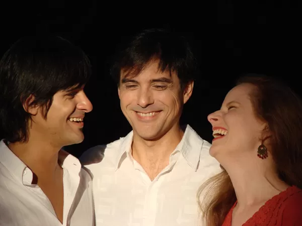 TRÍO TALENTOSO. Arroyo, González Jazey y Skovmand son Rosa Incaica.  