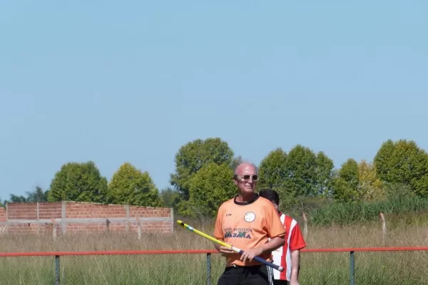 Se siente joven jugando al hockey