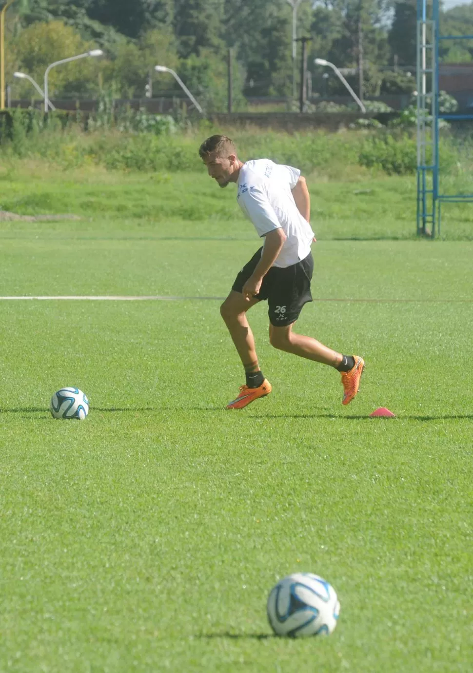 TRABAJO. Sbuttoni y el plantel practicaron ayer en el complejo y repetirán hoy. la gaceta / foto de antonio ferroni (archivo)