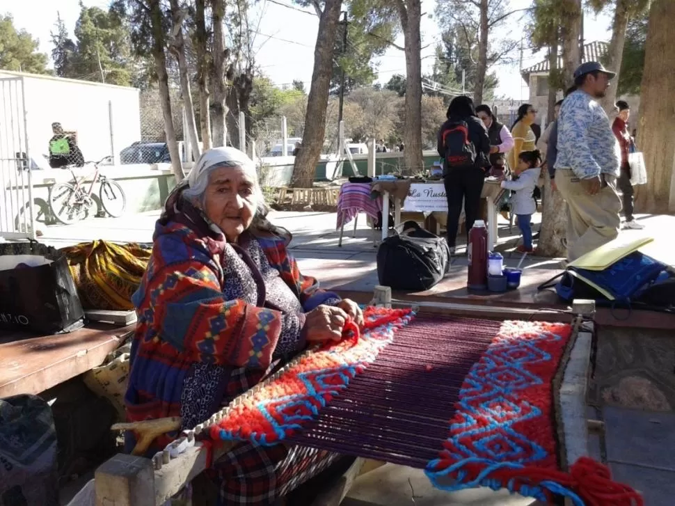 ARTE. Las tejedoras dan cátedra. Gentileza Olga Sulca  