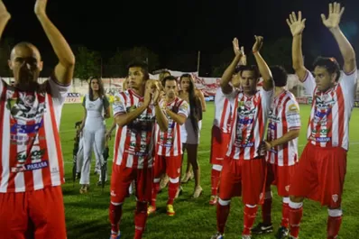 Atlético Paraná salió de perdedor y goleó a Gimnasia de Jujuy