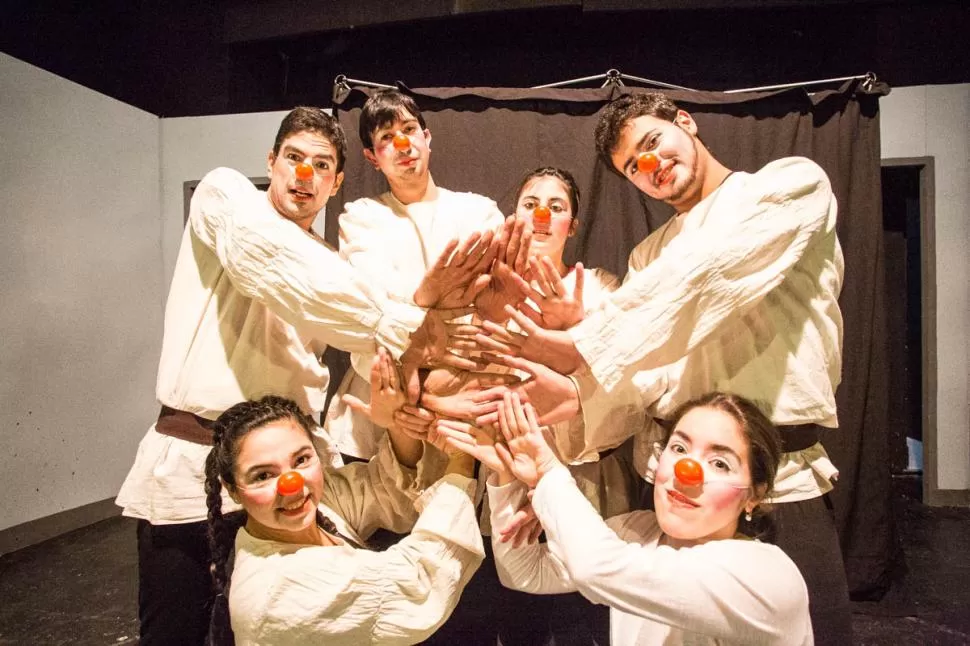 DISPUESTOS PARA LA AVENTURA. Actores y actrices protagonizarán a Merlín. Foto gentileza de Elenco Merlín