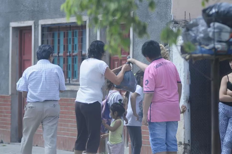 POSTAL DE 2011. En barrio 11 de Marzo había bolsones el día de la elección. la gaceta / foto de analía jaramillo (archivo)