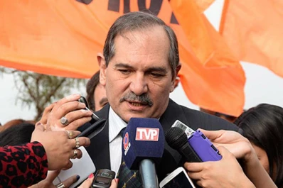 Alperovich a la oposición: no se ganan elecciones con solicitadas