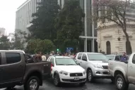 Ruralistas protestan y cortan el tránsito frente a la Legislatura