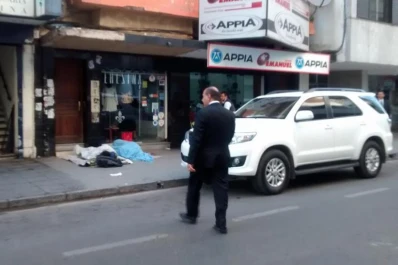 Manzur llamó a la Policía para que proceda a retirar a los pobres indigentes